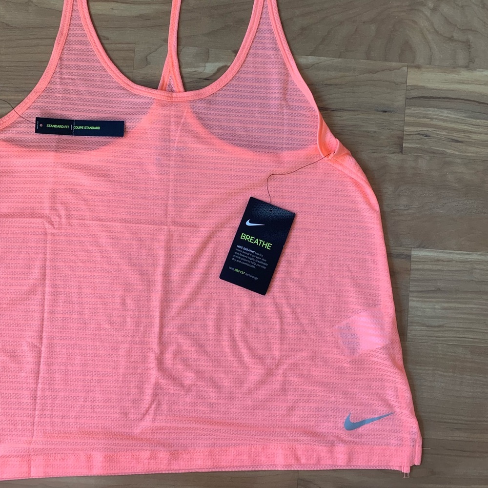 NWT Standard Fit Breathe Tank: Nike